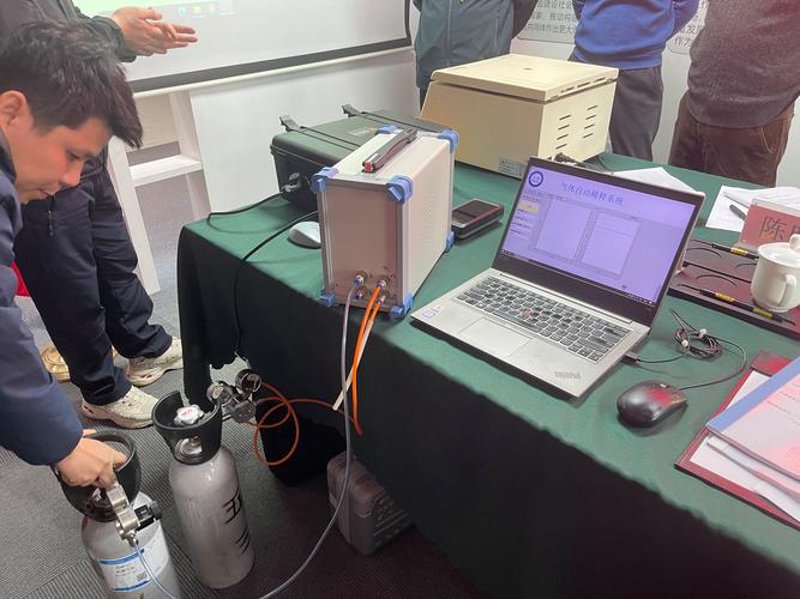 在数字时代,视频制作已经不再是专业领域的专属工具。无论是企业宣传还是个人创作,视频都能以生动直观的方式传达信息。那么,如何选择适合自己的视频制作软件呢?让我们通过比较两款热门软件,帮助你做出明智的选择。